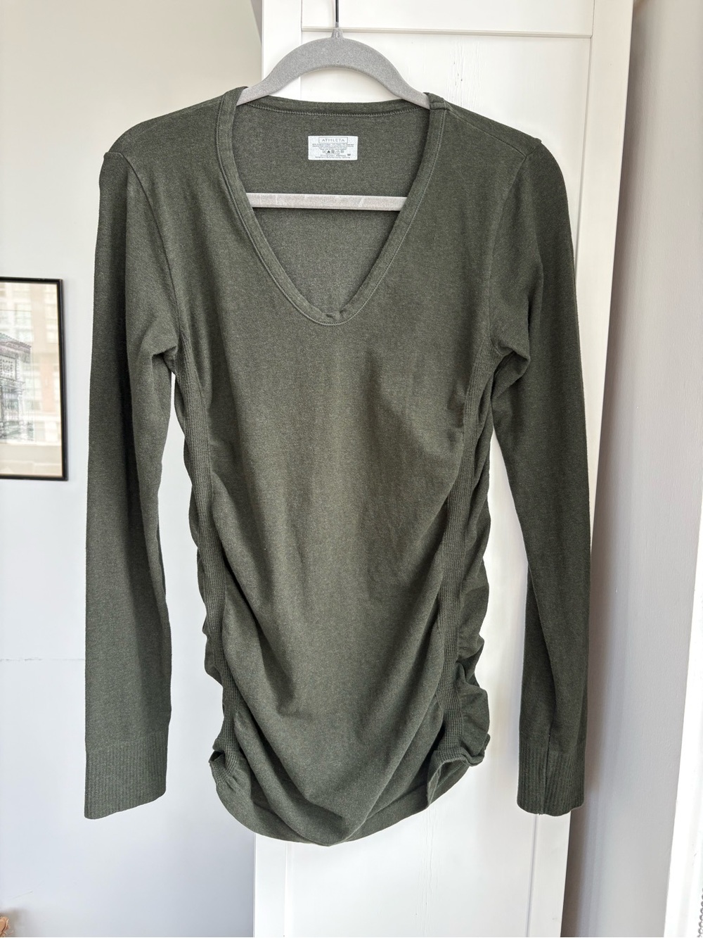 Athleta Ruched Side V-Neck Long Sleeve Top Olive Green Organic Cotton Size M